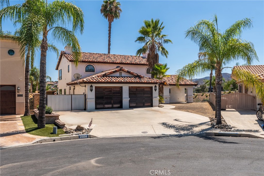 21998 Strawberry Lane