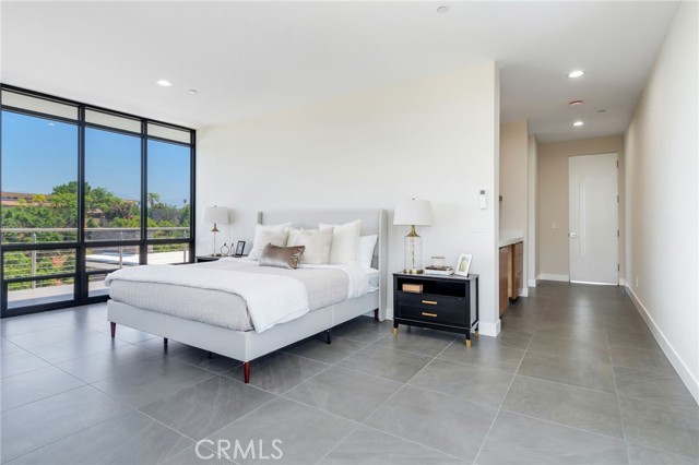 1912 Edgefair Lane, Redlands CA: https://media.crmls.org/medias/7d164cfe-0569-4fb4-aac2-9bdf72de8b9b.jpg