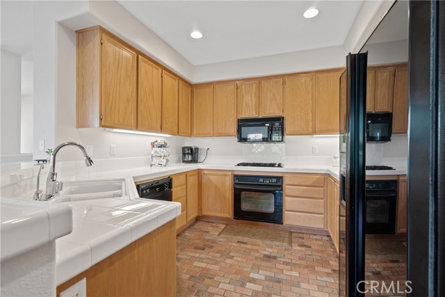 Detail Gallery Image 17 of 40 For 28003 Dickason, Valencia,  CA 91354 - 2 Beds | 2 Baths