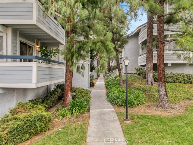 Detail Gallery Image 1 of 28 For 26788 Claudette St #353,  Canyon Country,  CA 91351 - 3 Beds | 2 Baths