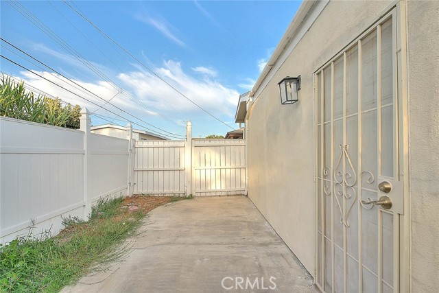 Detail Gallery Image 33 of 43 For 2149 W Cris Ave, Anaheim,  CA 92804 - 4 Beds | 2 Baths