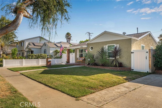 3762 Radnor Avenue, Long Beach, California 90808, 2 Bedrooms Bedrooms, ,1 BathroomBathrooms,Single Family Residence,For Sale,Radnor,PW24173178