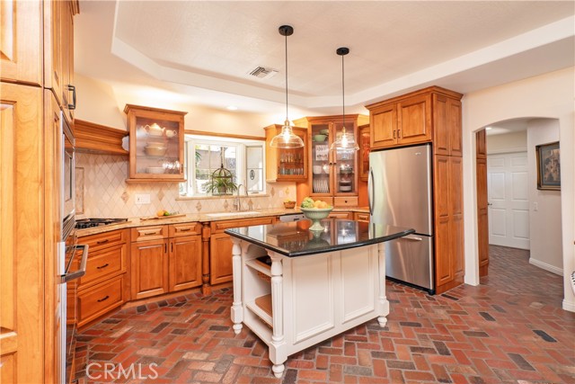 Image 12 of 75 For 2372 Shadow Hill Drive