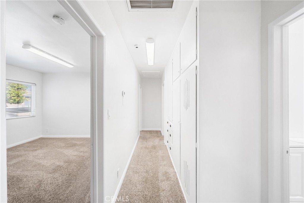 https://media.crmls.org/medias/7d1a26a7-b41c-46c6-bd34-668b26986681.jpg?preset=X-Large