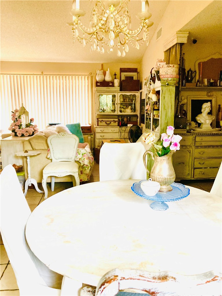 https://media.crmls.org/medias/7d1b17fa-4aab-41ab-ad20-c32708bb548b.jpg?preset=X-Large