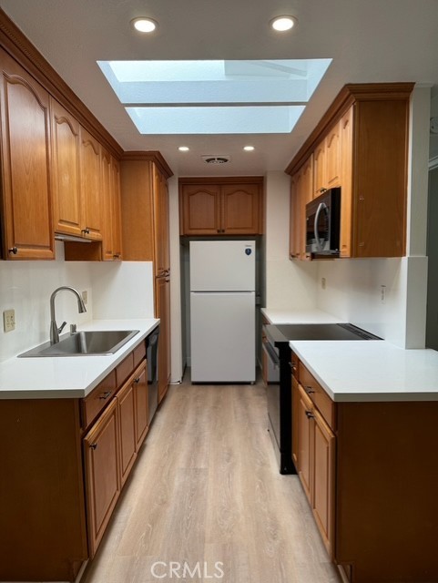 2025 Via Mariposa E, Laguna Woods CA: https://media.crmls.org/medias/7d1b3943-1aba-487e-bd06-633b9d7a476f.jpg
