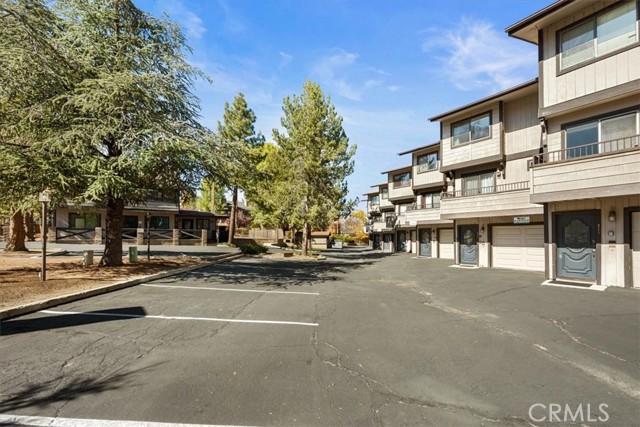 Detail Gallery Image 13 of 50 For 40670 Big Bear #203,  Big Bear Lake,  CA 92315 - 3 Beds | 3 Baths