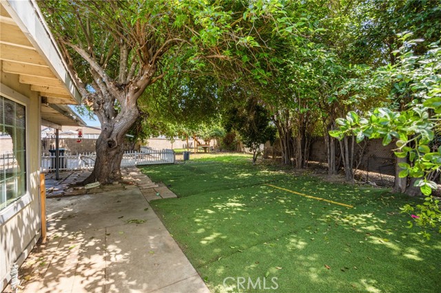 4060 Olive Street, Chino CA: https://media.crmls.org/medias/7d1c7315-849f-4fb7-899d-c8222a5bf6cd.jpg