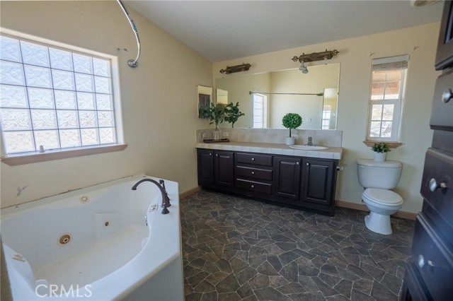 Detail Gallery Image 14 of 49 For 21050 Elton Ln, Nuevo,  CA 92567 - 7 Beds | 4 Baths