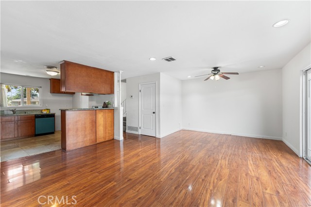 Detail Gallery Image 7 of 33 For 412 N Cerritos Ave, Azusa,  CA 91702 - 3 Beds | 2/1 Baths