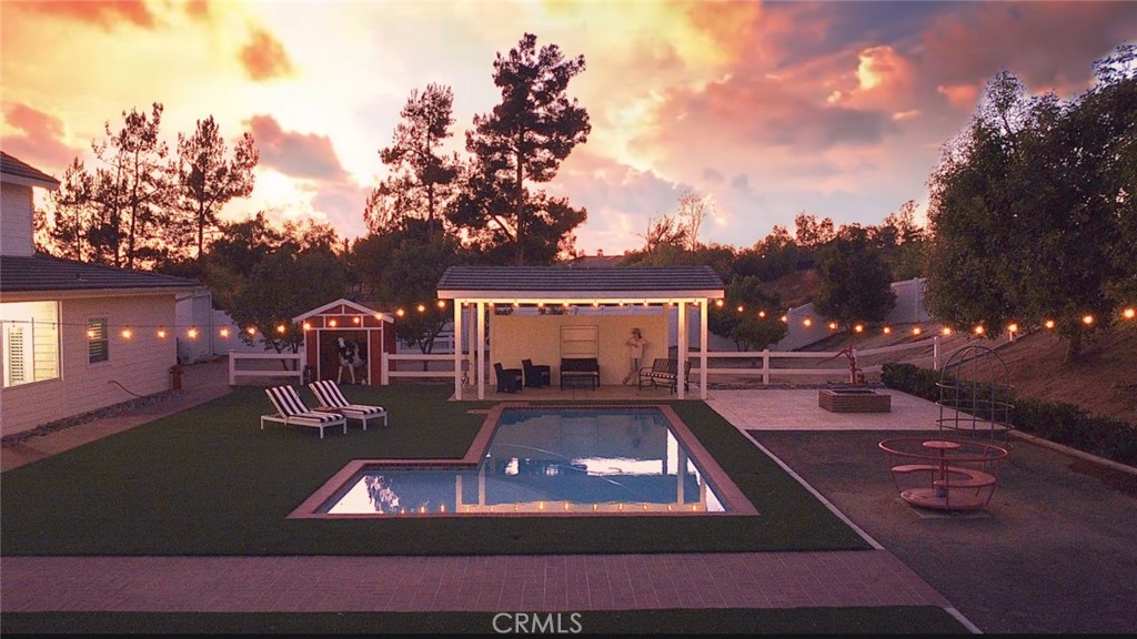 https://media.crmls.org/medias/7d1d9206-ddc4-4710-a3e9-532275bbce10.jpg?preset=X-Large