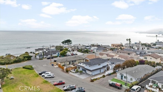 31 N 3rd Street, Cayucos CA: https://media.crmls.org/medias/7d1db1f9-3c3e-4be0-b1ae-f73a37f41bde.jpg