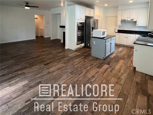 Detail Gallery Image 33 of 37 For 15806 Rock Point Ln, Fontana,  CA 92336 - 4 Beds | 2/1 Baths