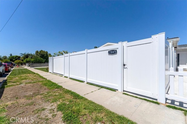 7865 Chastain Avenue, Reseda CA: https://media.crmls.org/medias/7d1e1ce8-6534-4185-b7a4-46fbef9b1f52.jpg