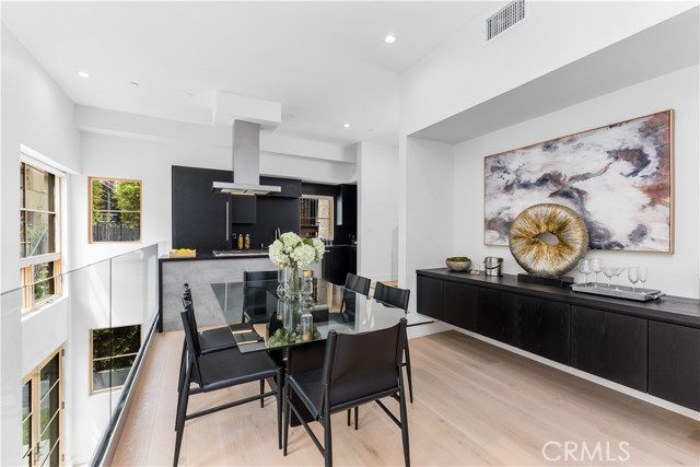 1035 1/2 N Vista Street, West Hollywood CA: https://media.crmls.org/medias/7d1eefe9-f309-428c-b0ec-9dd2d6130ad0.jpg