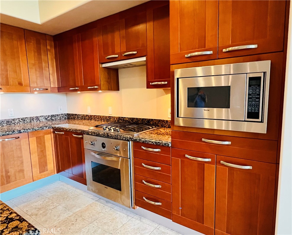 7d20c748 07f1 4073 B46e 2bde9514ba38