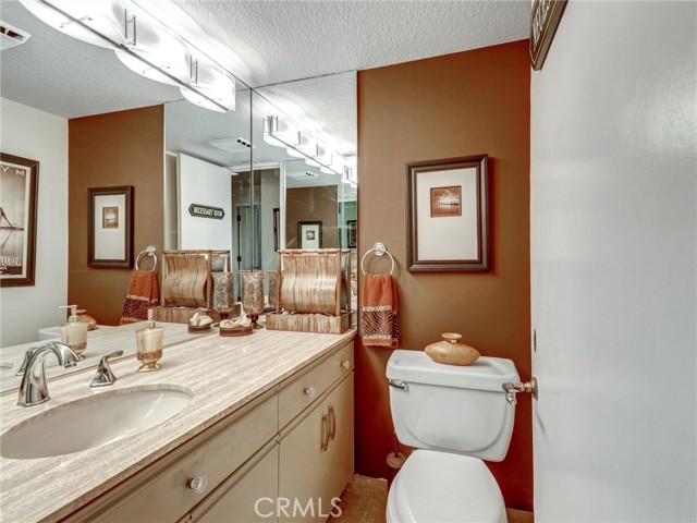 208 Kavenish S Drive, Rancho Mirage CA: https://media.crmls.org/medias/7d2129c1-c926-4414-a282-5183f4e927d4.jpg