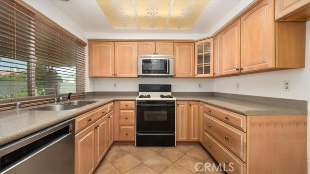 Detail Gallery Image 6 of 23 For 1589 Palomino Ave, Upland,  CA 91786 - 4 Beds | 2 Baths
