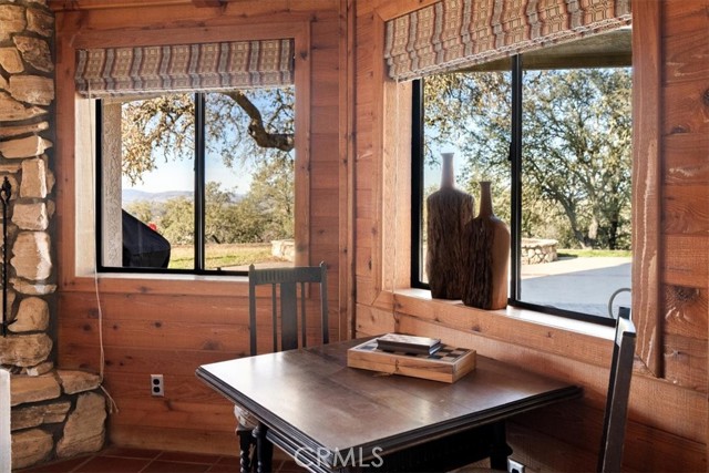 Detail Gallery Image 13 of 62 For 7975 Nacimiento Lake Dr, Paso Robles,  CA 93446 - 6 Beds | 3/1 Baths