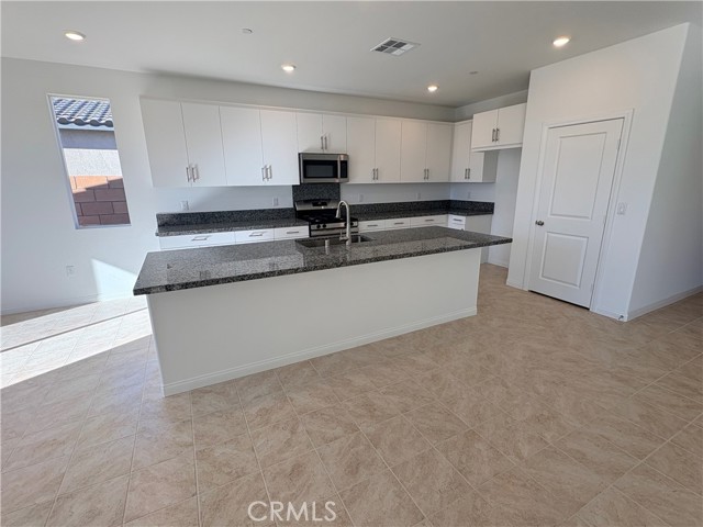 Detail Gallery Image 5 of 16 For 65187 Avenida De Nuves, Desert Hot Springs,  CA 92240 - 4 Beds | 3 Baths