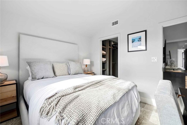Detail Gallery Image 22 of 35 For 305 Grand Canal #1,  Newport Beach,  CA 92662 - 4 Beds | 3 Baths