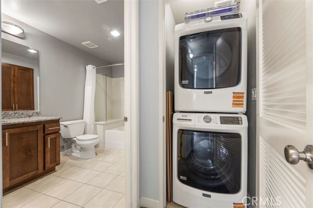 Detail Gallery Image 11 of 24 For 21301 Erwin St #516,  Woodland Hills,  CA 91367 - 2 Beds | 2 Baths