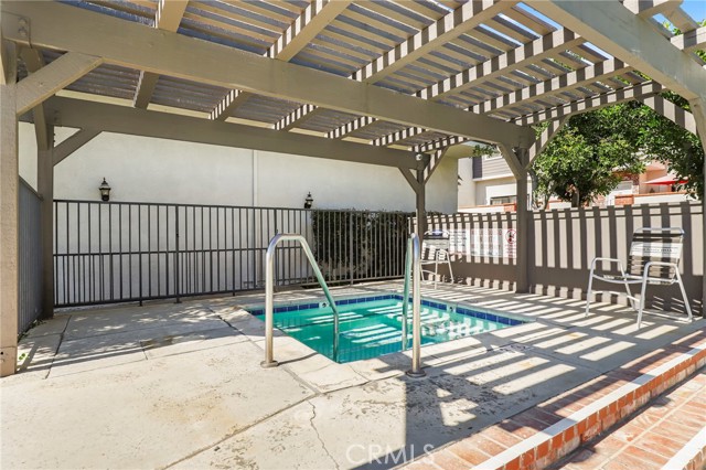 Detail Gallery Image 28 of 41 For 10201 Mason Ave #19,  Chatsworth,  CA 91311 - 2 Beds | 2/1 Baths