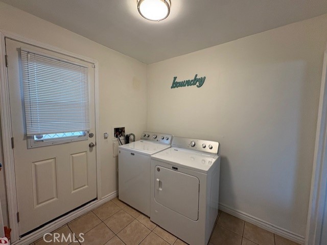 https://media.crmls.org/medias/7d233184-1b16-459d-bc31-ece723b5d7c2.jpg?preset=X-Large