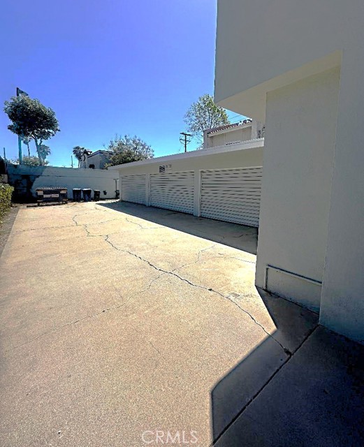 The Driveway Approach is Deep and Open for Easy Access. The Driveway Approach is Deep and Open for Easy Access.