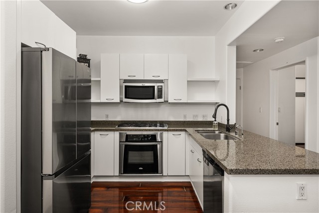 Detail Gallery Image 8 of 32 For 250 N First St #322,  Burbank,  CA 91502 - 2 Beds | 2 Baths