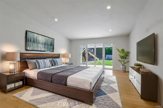 Detail Gallery Image 3 of 66 For 24216 Calvert St, Woodland Hills,  CA 91367 - 5 Beds | 3/1 Baths