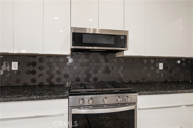 Detail Gallery Image 15 of 38 For 13020 Banning, Victorville,  CA 92392 - 5 Beds | 3/1 Baths