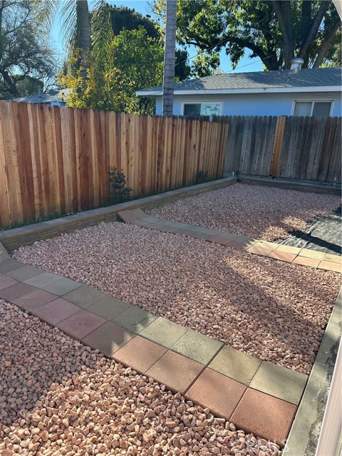 Detail Gallery Image 28 of 33 For 19140 Strathern, Reseda,  CA 91335 - 4 Beds | 2 Baths