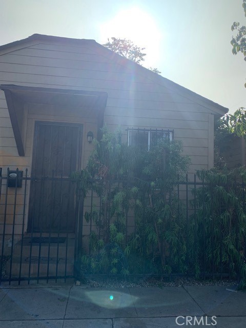 Detail Gallery Image 16 of 22 For 846 W 103rd St, Los Angeles,  CA 90044 - – Beds | – Baths