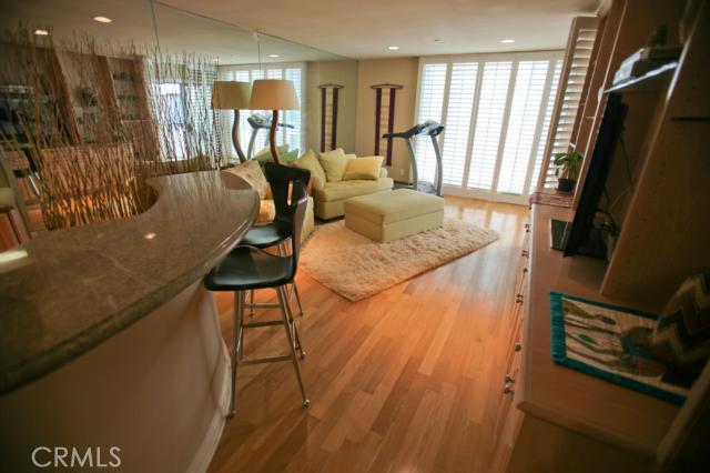 565 Esplanade, Redondo Beach, California 90277, 1 Bedroom Bedrooms, ,1 BathroomBathrooms,Residential,Sold,Esplanade,SB14046853