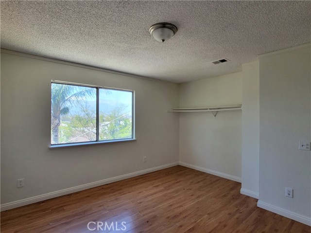 Detail Gallery Image 9 of 15 For 12054 Suzanne Dr, Fontana,  CA 92337 - 3 Beds | 2/1 Baths