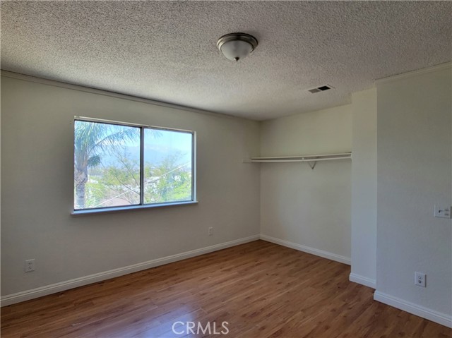 Detail Gallery Image 9 of 15 For 12054 Suzanne Dr, Fontana,  CA 92337 - 3 Beds | 2/1 Baths