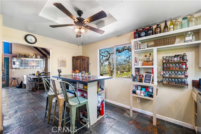 Detail Gallery Image 12 of 58 For 24260 Bowen Ct, Tehachapi,  CA 93561 - 3 Beds | 2 Baths