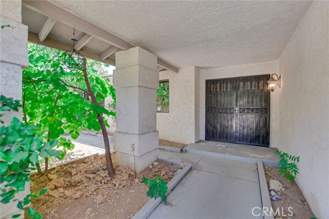 Detail Gallery Image 4 of 39 For 35823 Avenue Avenue, Yucaipa,  CA 92399 - 5 Beds | 3 Baths