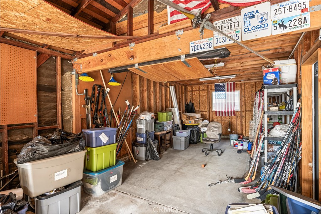 https://media.crmls.org/medias/7d2865b4-9361-4813-9f8d-68244a5c1335.jpg?preset=X-Large