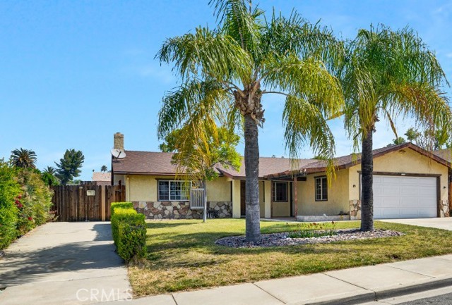 2378 Thisa Way, Hemet CA: https://media.crmls.org/medias/7d2913ec-323c-4a7a-9e64-fc7ffc5e258b.jpg