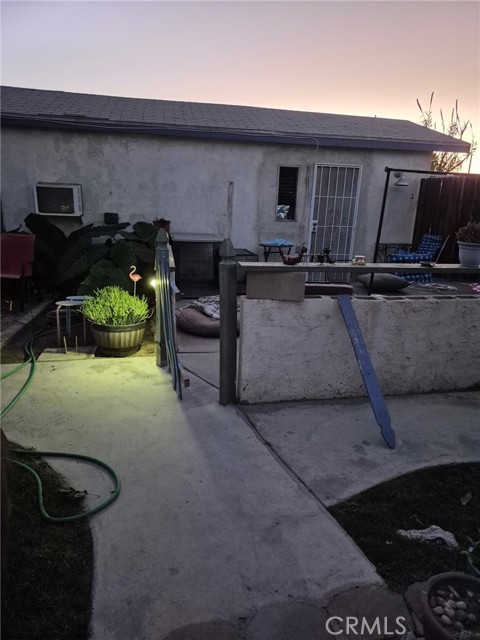 Detail Gallery Image 2 of 10 For 4010 Witt, Riverside,  CA 92501 - 2 Beds | 2 Baths