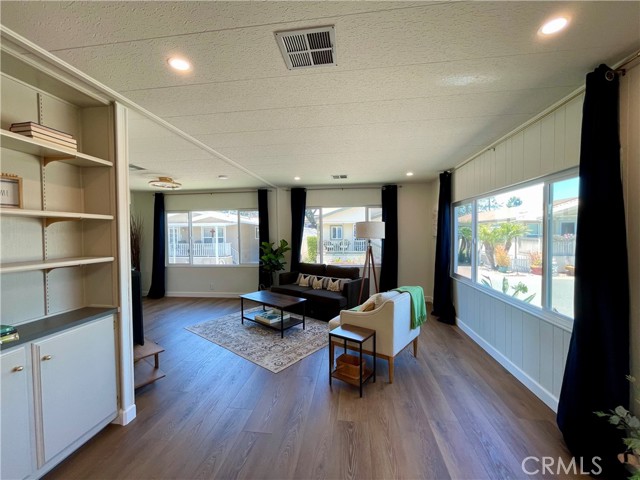 Detail Gallery Image 10 of 74 For 200 N El Camino Real #107,  Oceanside,  CA 92058 - 2 Beds | 2 Baths