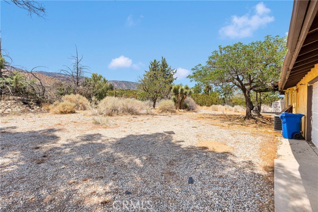 555 Mesquite Road, Pinon Hills CA: https://media.crmls.org/medias/7d29eec0-261b-473e-89e9-b0ff7237b027.jpg