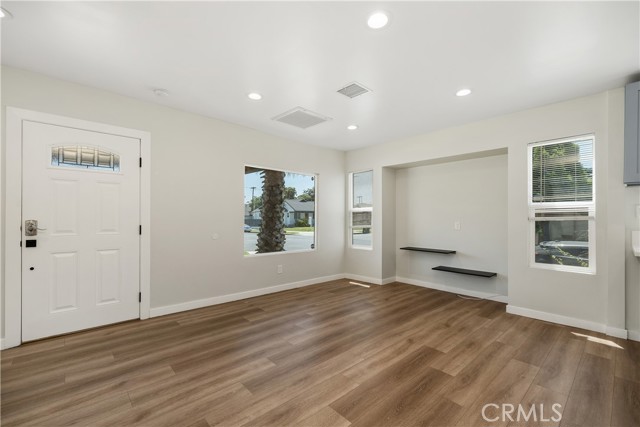 Detail Gallery Image 8 of 27 For 5157 6th Ave, Los Angeles,  CA 90043 - 5 Beds | 2 Baths