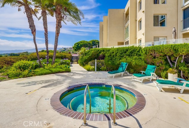 3200 La Rotonda Drive, Rancho Palos Verdes CA: https://media.crmls.org/medias/7d2b3a47-9784-49f5-aa04-970f7d4d4796.jpg
