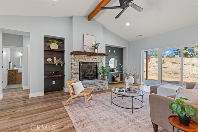 Detail Gallery Image 4 of 26 For 574 Hillcrest Dr, Paradise,  CA 95969 - 3 Beds | 2 Baths
