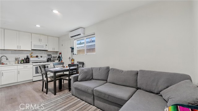 Detail Gallery Image 33 of 45 For 2926 W La Verne, Santa Ana,  CA 92704 - 3 Beds | 2 Baths