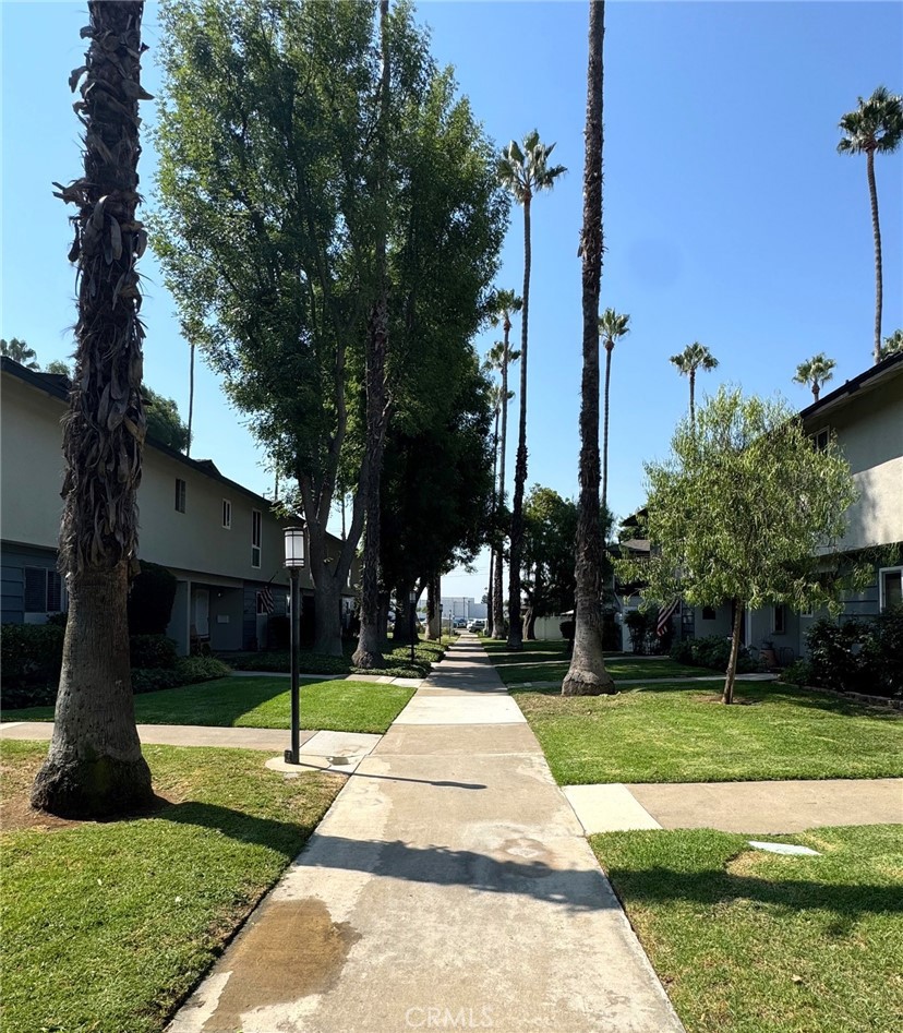 https://media.crmls.org/medias/7d2cecf6-eb59-47d2-bdb8-3337a600a534.jpg?preset=X-Large