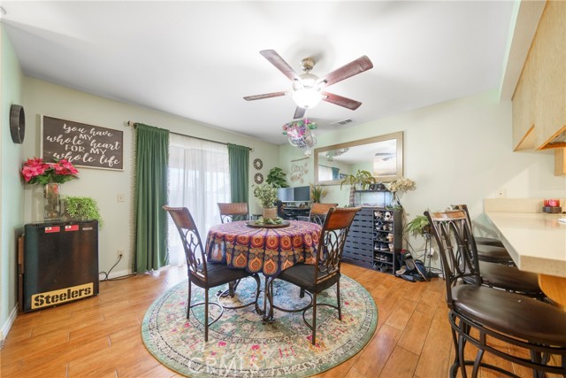 1281 Leslie Drive, Hemet CA: https://media.crmls.org/medias/7d2e097f-01e8-42a9-83e9-465f5d081d0c.jpg